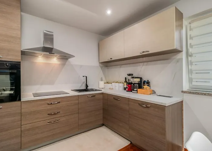 Aura Apartment *