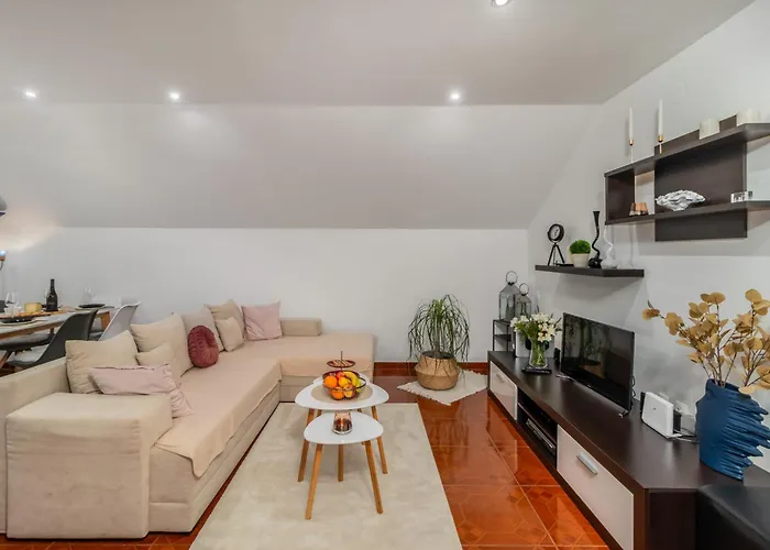 Apartment Aura *