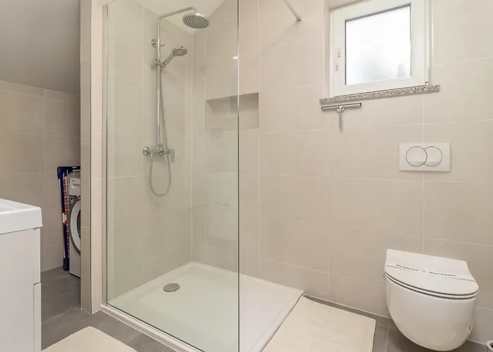 Apartment Aura